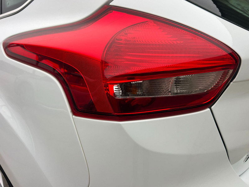 Ford Focus 1.6 TDCi Zetec Euro 5 (s/s) 5dr 5dr Manual 2025