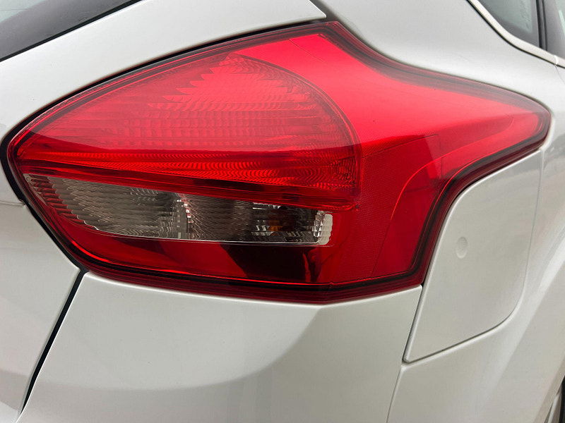 Ford Focus 1.6 TDCi Zetec Euro 5 (s/s) 5dr 5dr Manual 2025
