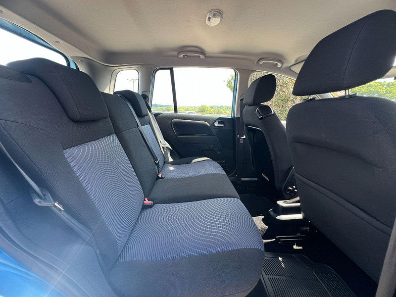 Ford Fusion 1.6 Zetec 5dr 5dr Automatic 2025