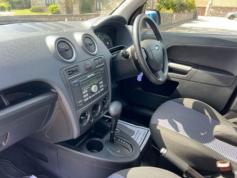 Ford Fusion 1.6 Zetec 5dr 5dr Automatic 2025