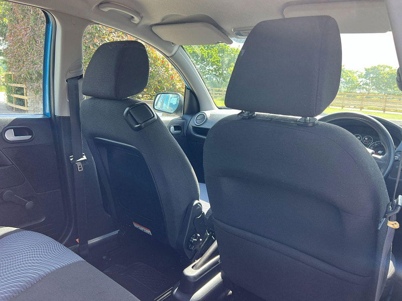 Ford Fusion 1.6 Zetec 5dr 5dr Automatic 2025