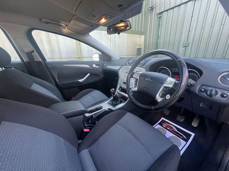 Ford Mondeo 2.0 Zetec 5dr 5dr Manual 2026