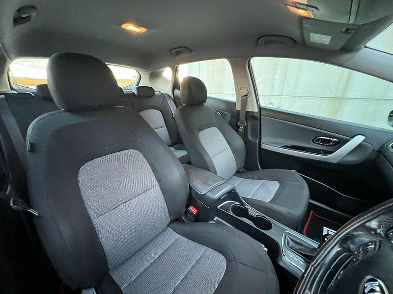 Kia Ceed 1.6 CRDi 2 DCT Euro 6 (s/s) 5dr 5dr Automatic 2025