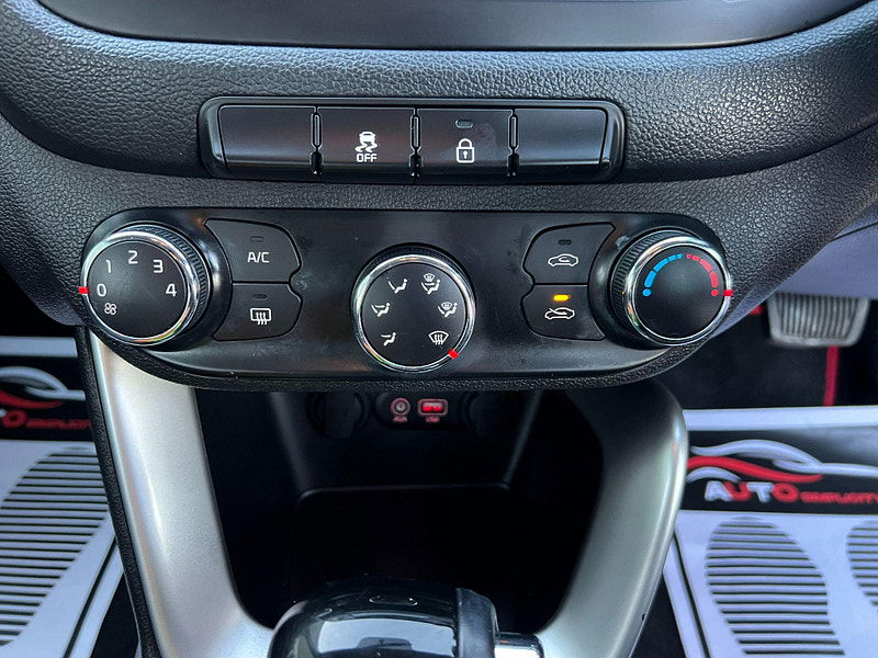 Kia Ceed 1.6 CRDi 2 DCT Euro 6 (s/s) 5dr 5dr Automatic 2025