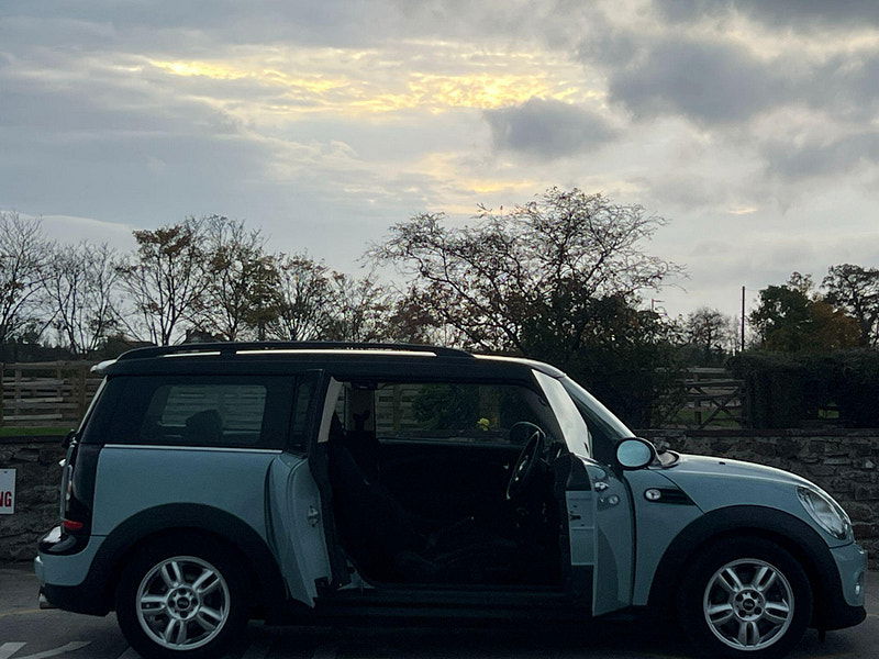 MINI Clubman 1.6 Cooper Auto Euro 6 5dr 5dr Automatic 2025