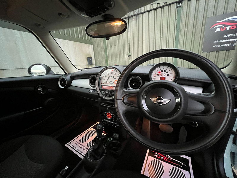 MINI Clubman 1.6 Cooper Auto Euro 6 5dr 5dr Automatic 2025