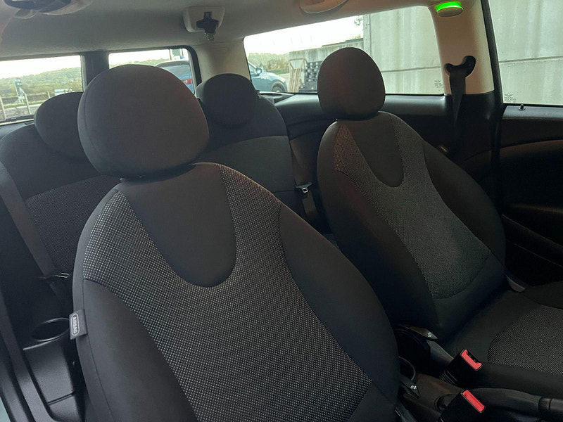 MINI Clubman 1.6 Cooper Auto Euro 6 5dr 5dr Automatic 2025