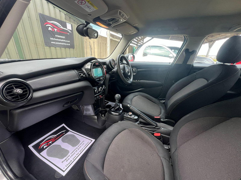 MINI Hatch 1.5 Cooper D Euro 6 (s/s) 5dr 5dr Manual 2026