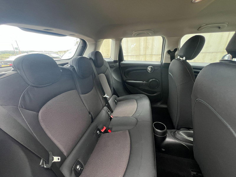 MINI Hatch 1.5 Cooper D Euro 6 (s/s) 5dr 5dr Manual 2026