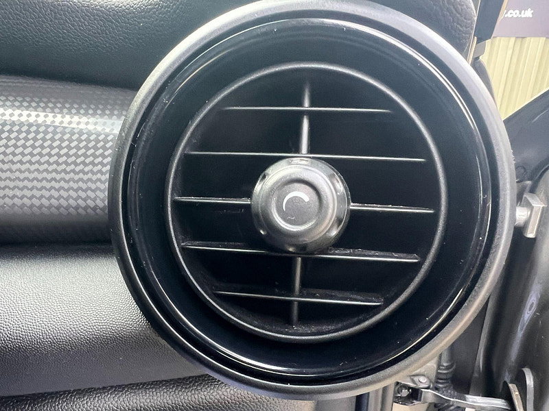 MINI Hatch 1.5 Cooper D Euro 6 (s/s) 5dr 5dr Manual 2026