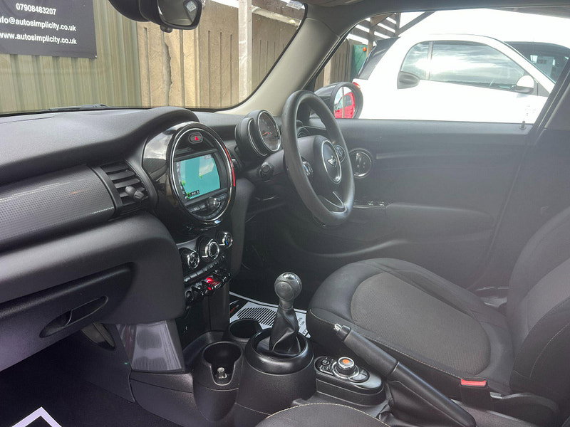 MINI Hatch 1.5 Cooper D Euro 6 (s/s) 5dr 5dr Manual 2026