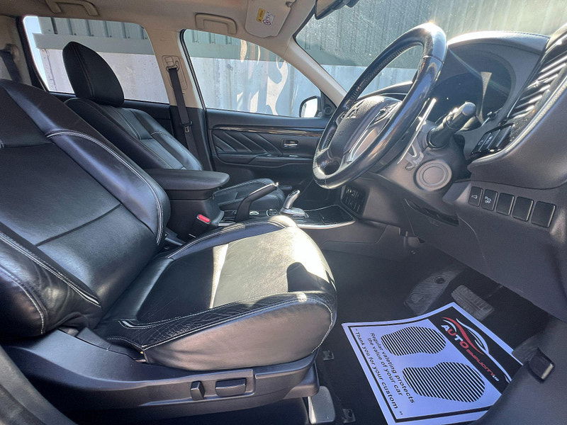 Mitsubishi Outlander 2.0h 12kWh GX4h CVT 4WD Euro 6 (s/s) 5dr 5dr Automatic 2025