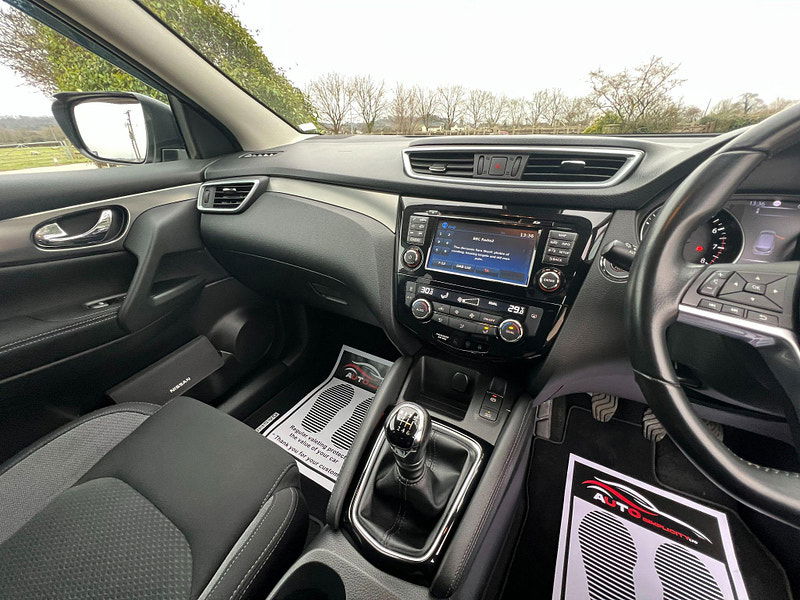Nissan Qashqai 1.2 DIG-T N-Connecta Euro 6 (s/s) 5dr 5dr Manual 2025