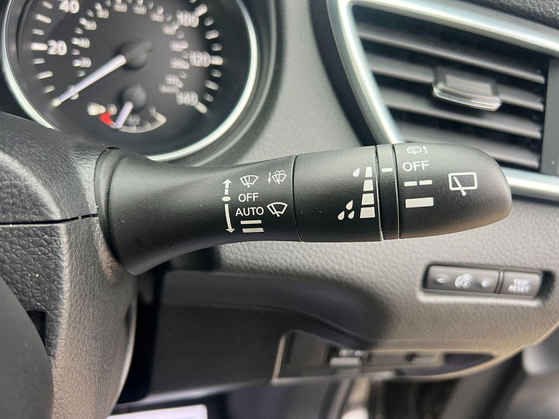 Nissan Qashqai 1.2 DIG-T N-Connecta Euro 6 (s/s) 5dr 5dr Manual 2025