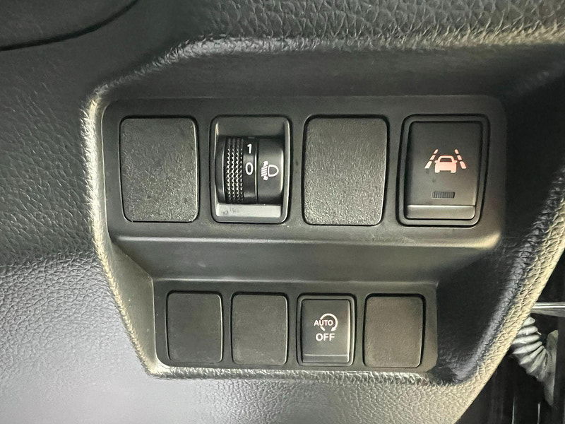 Nissan Qashqai 1.2 DIG-T N-Connecta Euro 6 (s/s) 5dr 5dr Manual 2025