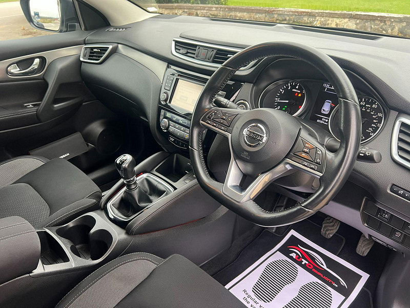 Nissan Qashqai 1.2 DIG-T N-Connecta Euro 6 (s/s) 5dr 5dr Manual 2025