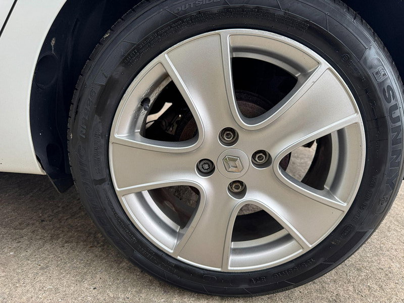 Renault Clio 1.2 16V Dynamique MediaNav Euro 5 5dr 5dr Manual 2026