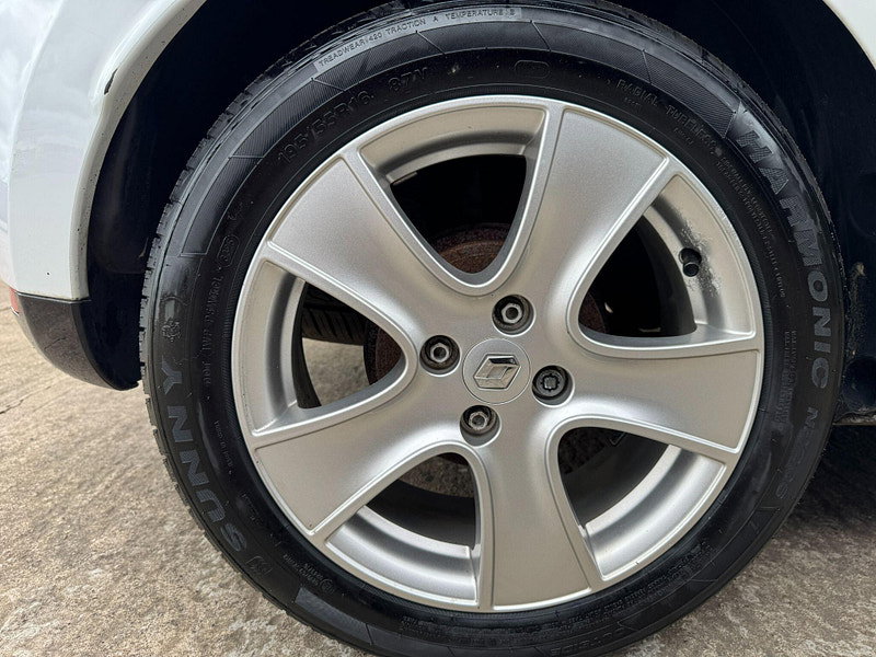 Renault Clio 1.2 16V Dynamique MediaNav Euro 5 5dr 5dr Manual 2026