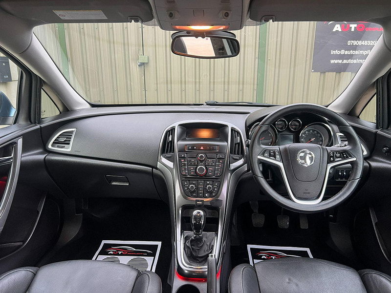 Vauxhall Astra 1.6 16v Elite Euro 5 5dr 5dr Manual 2025