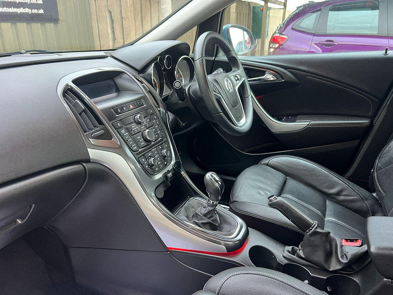 Vauxhall Astra 1.6 16v Elite Euro 5 5dr 5dr Manual 2025