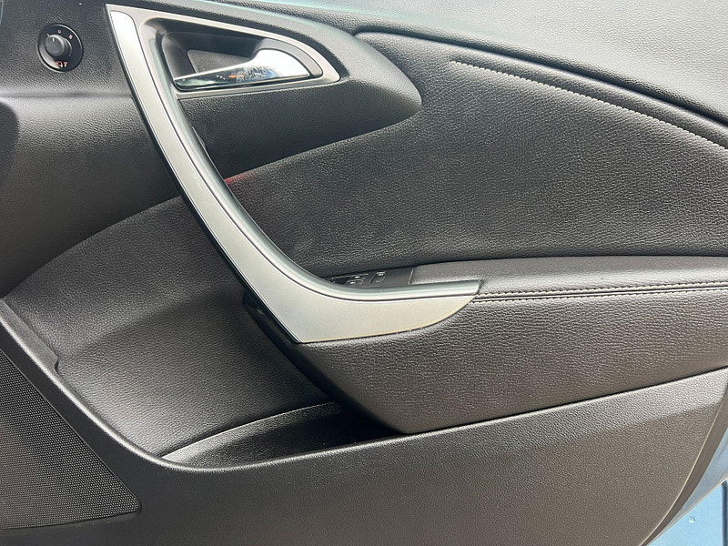 Vauxhall Astra 1.6 16v Elite Euro 5 5dr 5dr Manual 2025