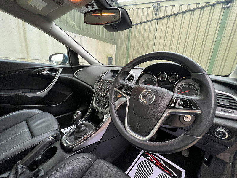 Vauxhall Astra 1.6 16v Elite Euro 5 5dr 5dr Manual 2025