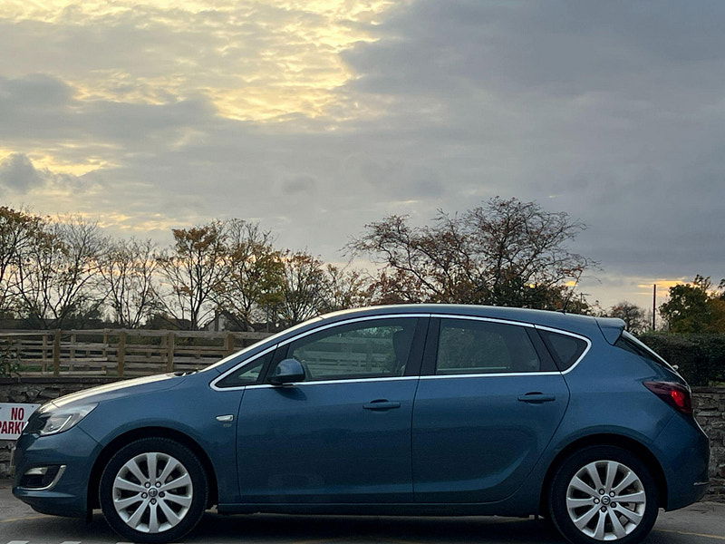 Vauxhall Astra 1.6 16v Elite Euro 5 5dr 5dr Manual 2025