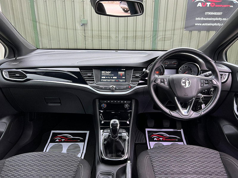 Vauxhall Astra 1.6 CDTi BlueInjection SRi Sports Tourer Euro 6 (s/s) 5dr 5dr Manual 2025