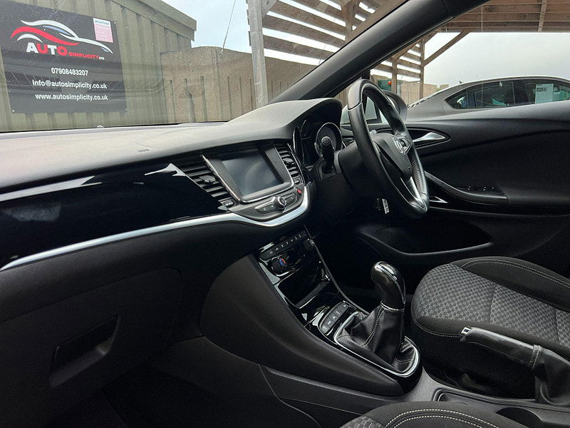 Vauxhall Astra 1.6 CDTi BlueInjection SRi Sports Tourer Euro 6 (s/s) 5dr 5dr Manual 2025