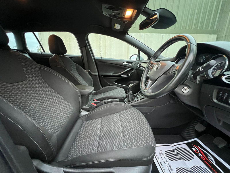 Vauxhall Astra 1.6 CDTi BlueInjection SRi Sports Tourer Euro 6 (s/s) 5dr 5dr Manual 2025
