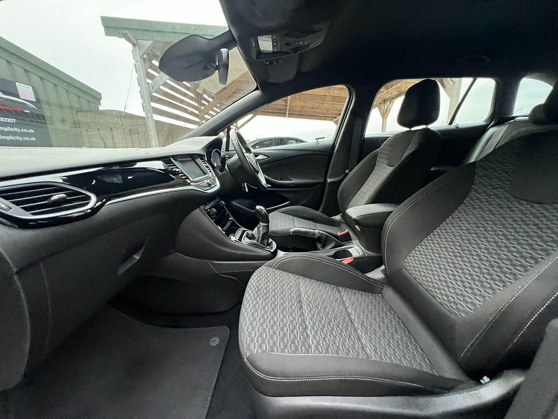 Vauxhall Astra 1.6 CDTi BlueInjection SRi Sports Tourer Euro 6 (s/s) 5dr 5dr Manual 2025