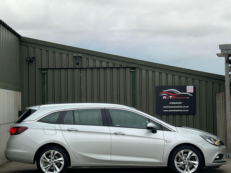 Vauxhall Astra 1.6 CDTi BlueInjection SRi Sports Tourer Euro 6 (s/s) 5dr 5dr Manual 2025