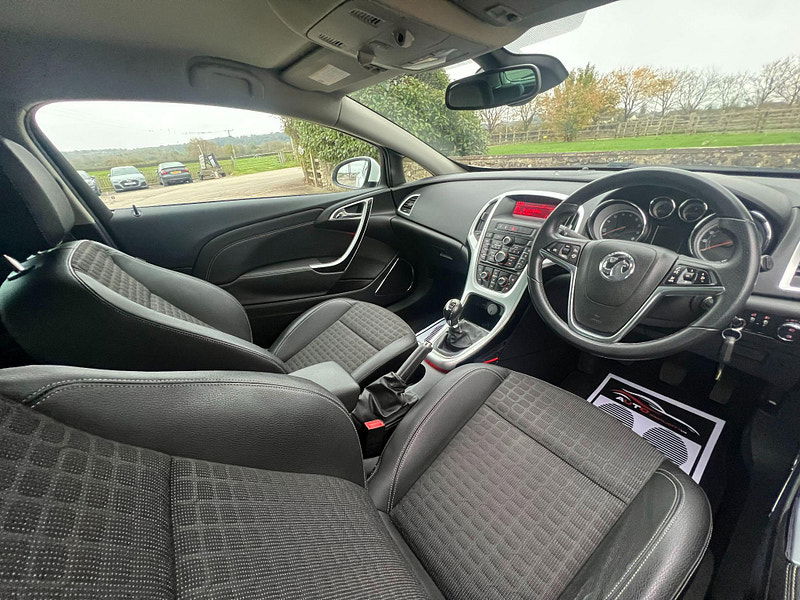 Vauxhall Astra GTC 1.4T SRi Euro 5 (s/s) 3dr 3dr Manual 2025