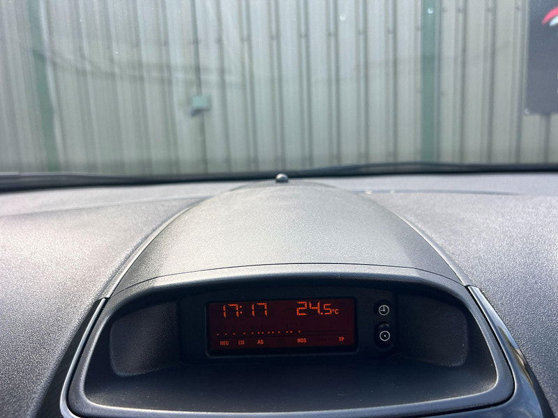 Vauxhall Corsa 1.4 16V SE Euro 5 5dr 5dr Manual 2025