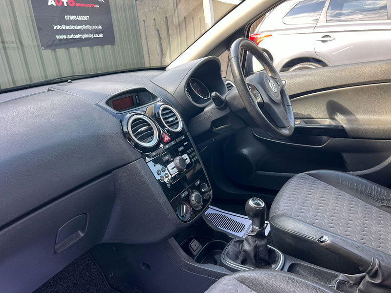 Vauxhall Corsa 1.4 16V SE Euro 5 5dr 5dr Manual 2025