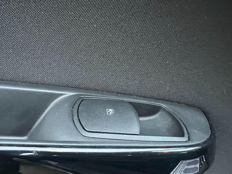 Vauxhall Corsa 1.4i ecoTEC Sport Euro 6 3dr 3dr Manual 2025