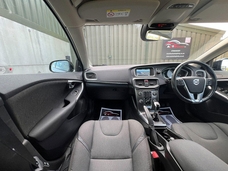 Volvo V40 Cross Country 1.6 D2 SE Nav Euro 5 (s/s) 5dr 5dr Manual 2025