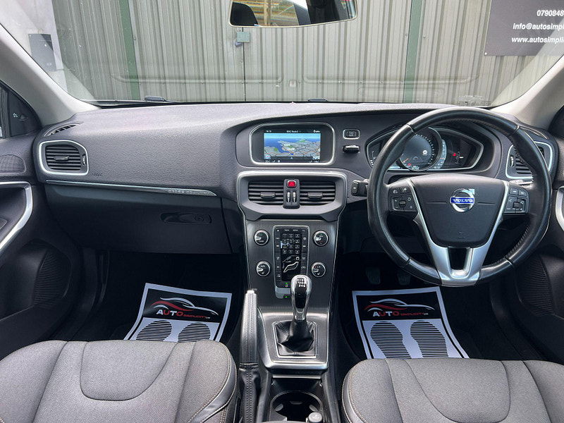 Volvo V40 Cross Country 1.6 D2 SE Nav Euro 5 (s/s) 5dr 5dr Manual 2025