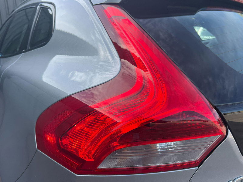 Volvo V40 Cross Country 1.6 D2 SE Nav Euro 5 (s/s) 5dr 5dr Manual 2025