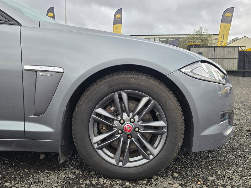 Jaguar XF 2.2d R-Sport Saloon 4dr Diesel Auto Euro 5 (s/s) (163 ps)