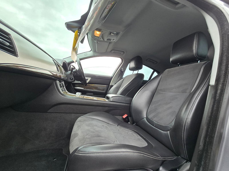 Jaguar XF 2.2d R-Sport Saloon 4dr Diesel Auto Euro 5 (s/s) (163 ps)