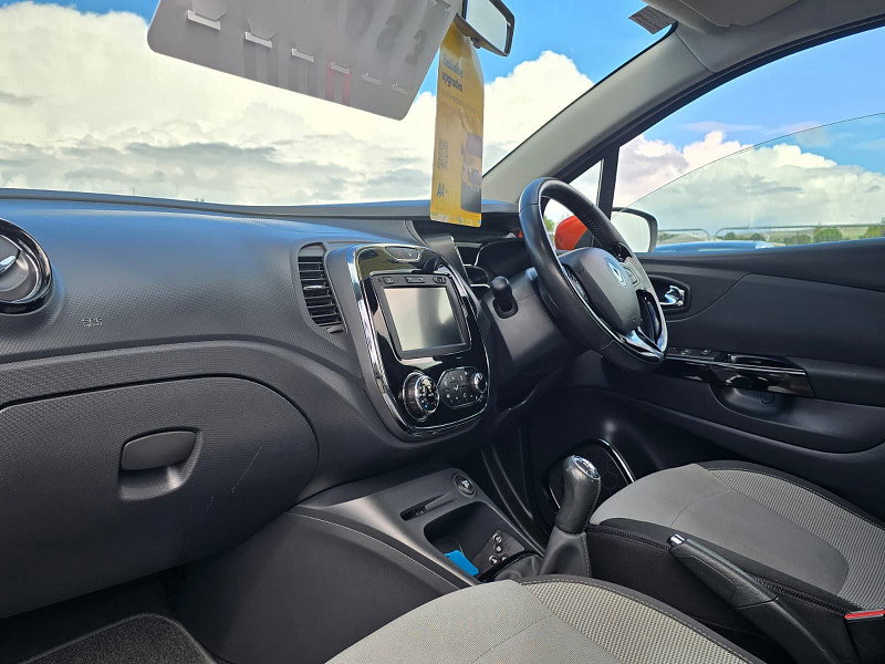 Renault Captur 0.9 TCe ENERGY Dynamique MediaNav SUV 5dr Petrol Manual Euro 5 (s/s) (90 ps)