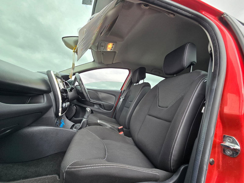 Renault Clio 0.9 TCe Dynamique Nav Hatchback 5dr Petrol Manual Euro 6 (s/s) (90 ps)
