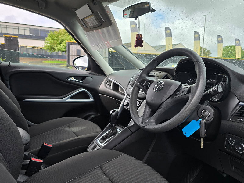 Vauxhall Zafira Tourer 1.4i Turbo Design MPV 5dr Petrol Auto Euro 6 (140 ps)