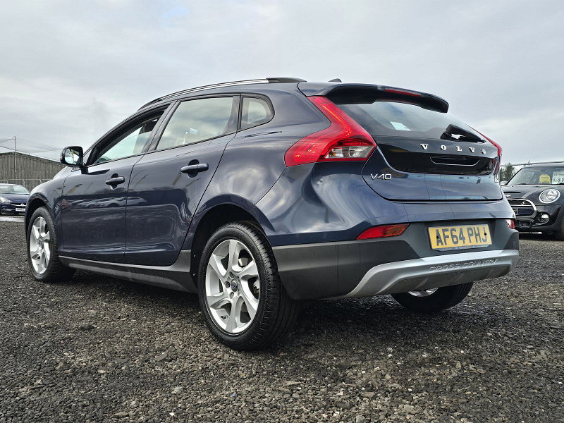 Volvo V40 1.6L D2 CROSS COUNTRY LUX  Hatchback 5dr Diesel Automatic Euro 5 (113 bhp)