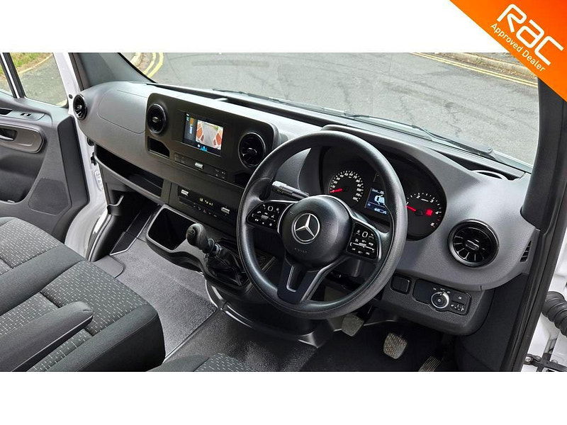 Mercedes-Benz Sprinter 2.0 315 CDI Premium RWD L2 H2 Euro 6 (s/s) 5dr 5dr Manual 2025