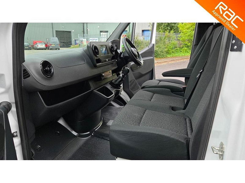 Mercedes-Benz Sprinter 2.0 315 CDI Premium RWD L2 H2 Euro 6 (s/s) 5dr 5dr Manual 2025