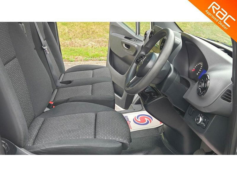 Mercedes-Benz Sprinter 2.0 315 CDI Premium RWD L2 H2 Euro 6 (s/s) 5dr 5dr Manual 2025