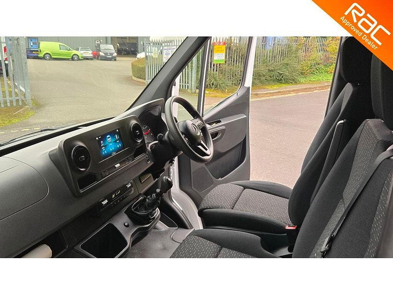 Mercedes-Benz Sprinter 2.0 315 CDI Premium RWD L2 H2 Euro 6 (s/s) 5dr 5dr Manual 2025