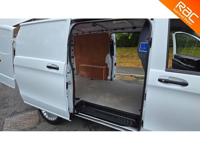 Mercedes-Benz Vito 2.0 114 CDI Premium G-Tronic RWD L2 Euro 6 (s/s) 5dr (LWB) 5dr Automatic 2025